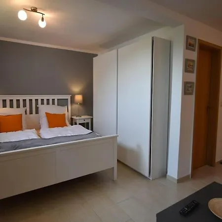 With 2 Bedrooms Holiday home Blowatz