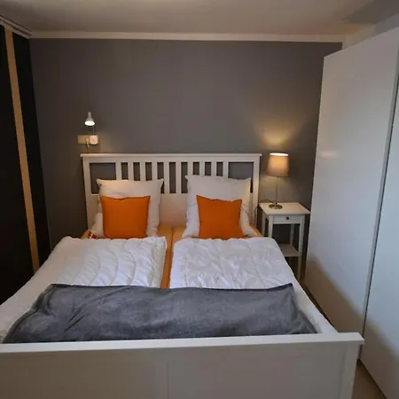 With 2 Bedrooms Blowatz